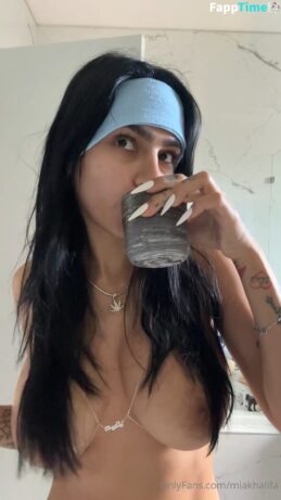 Mia Khalifa Onlyfans Leaks (13)
